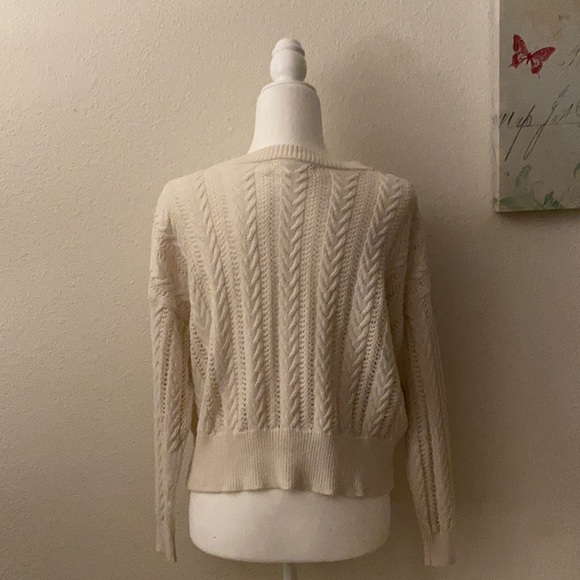 White Cozy knitted sweater - Picture 3 of 3